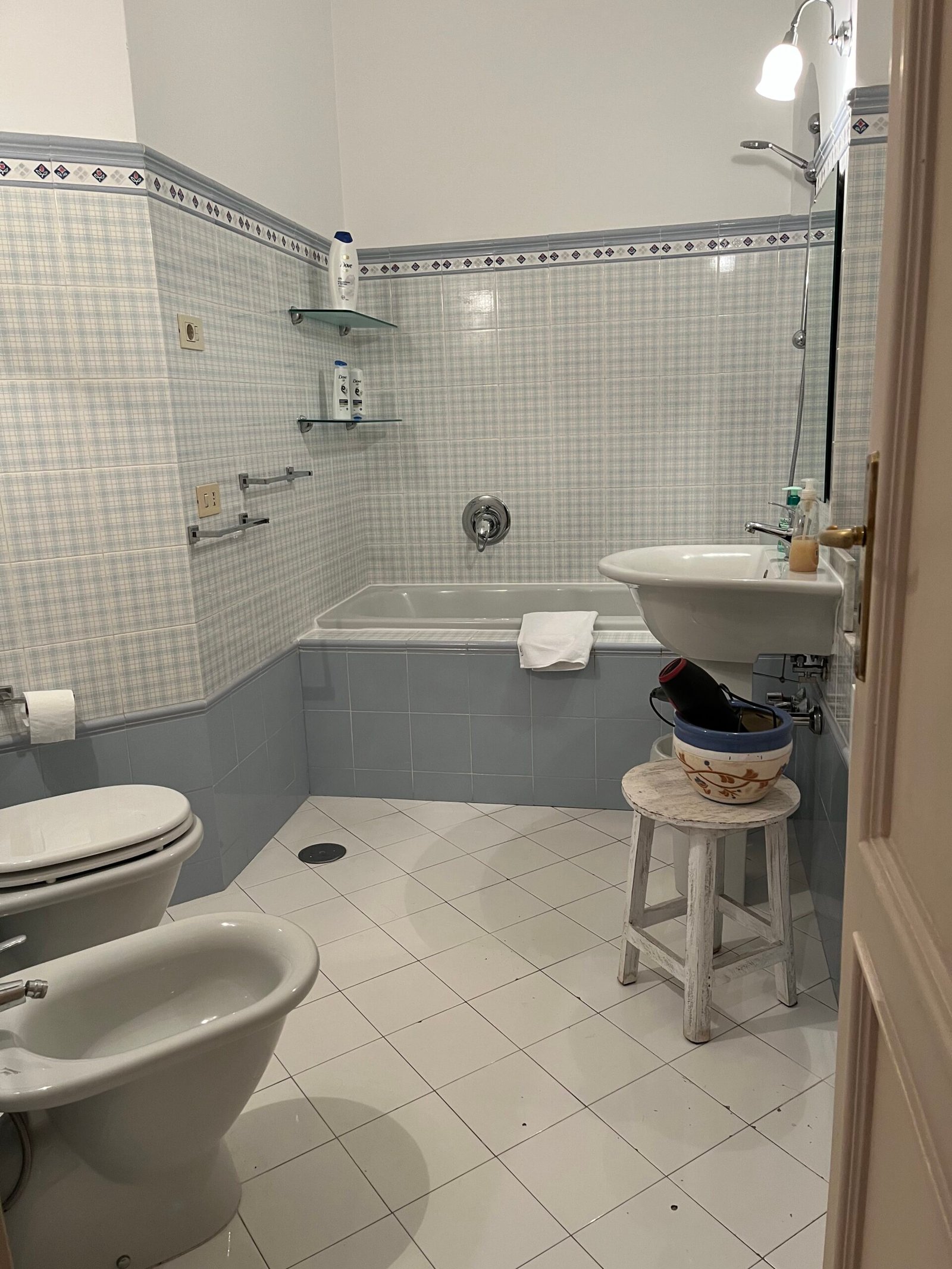 Casa Vacanze Pizzofalcone 41B Napoli, Bagno con Vasca