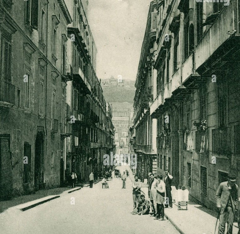 Casa Vacanze Pizzofalcone 41B Napoli Via Monte di Dio inizi 900
