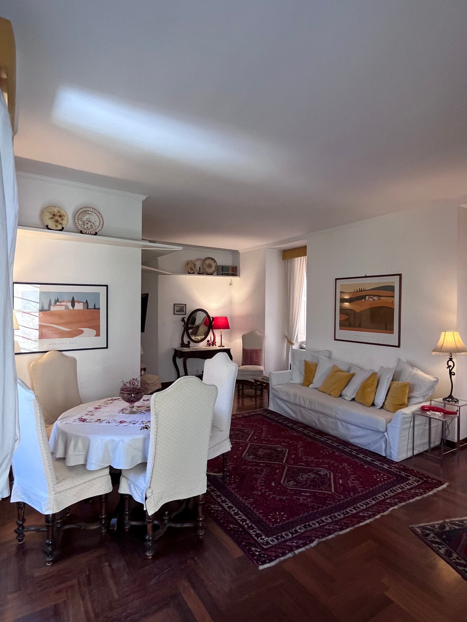 Casa Vacanze Pizzofalcone 41B Napoli, Salotto con divano letto Matrimoniale, sala da pranzo